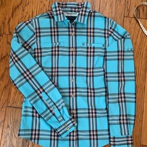Women’s plaid button down active shirt Small teal